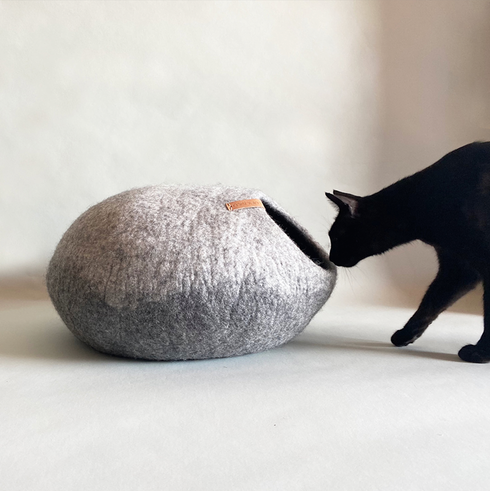 Rita cave for cats
